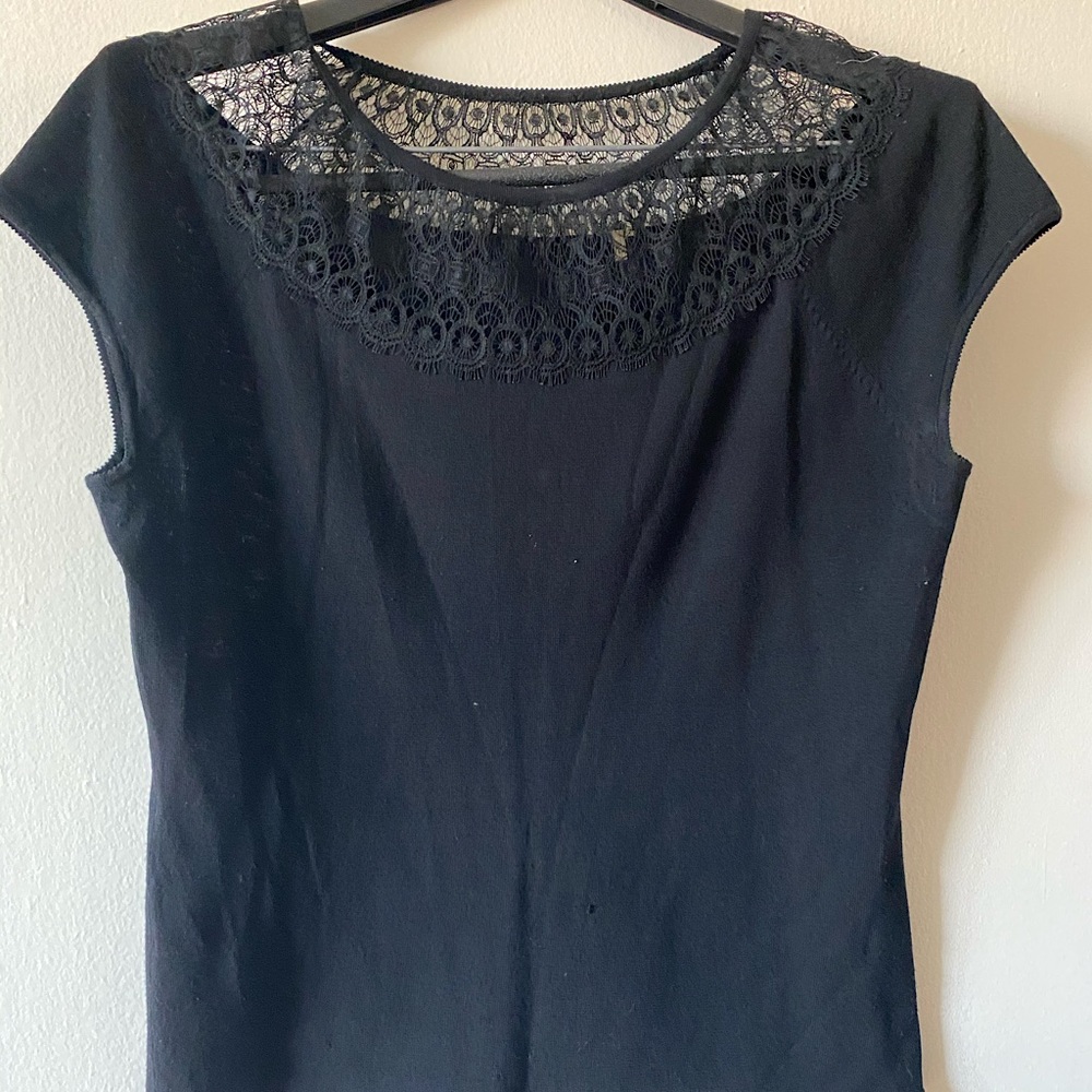 Lacy Tahari top